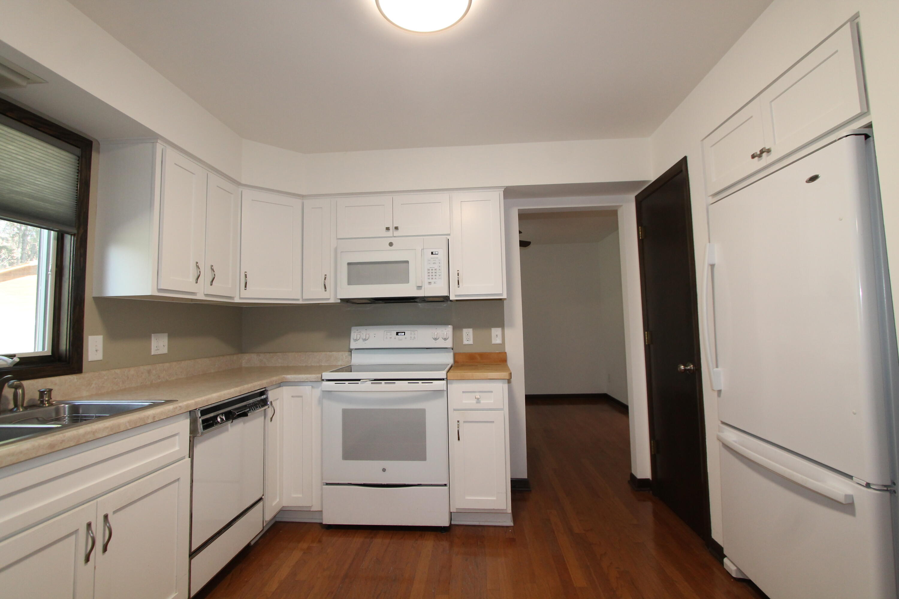 267 Robins Run Burlington, WI 53105 - Photo 16 of 34 Kitchen view 2