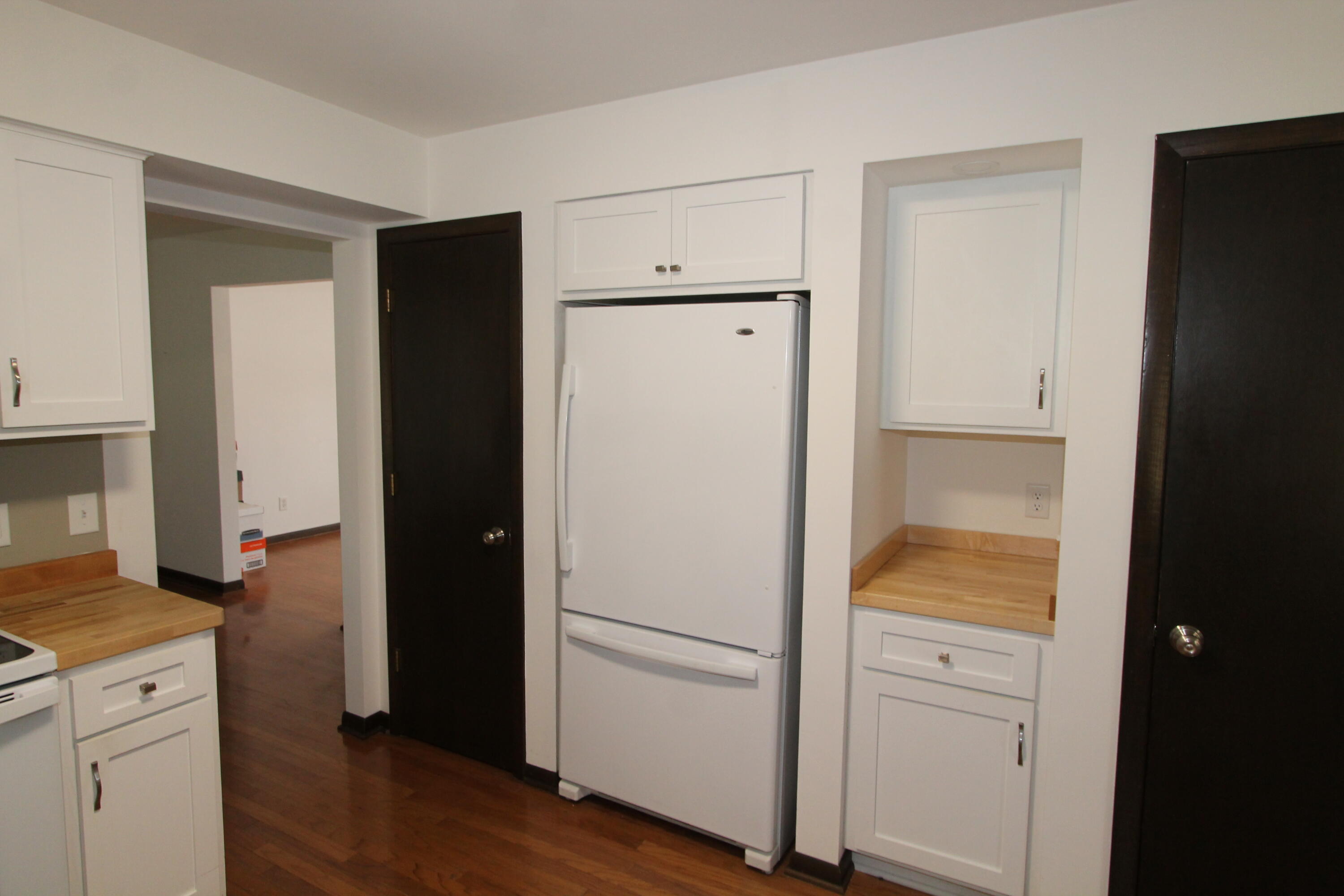 267 Robins Run Burlington, WI 53105 - Photo 17 of 34 Kitchen view 3