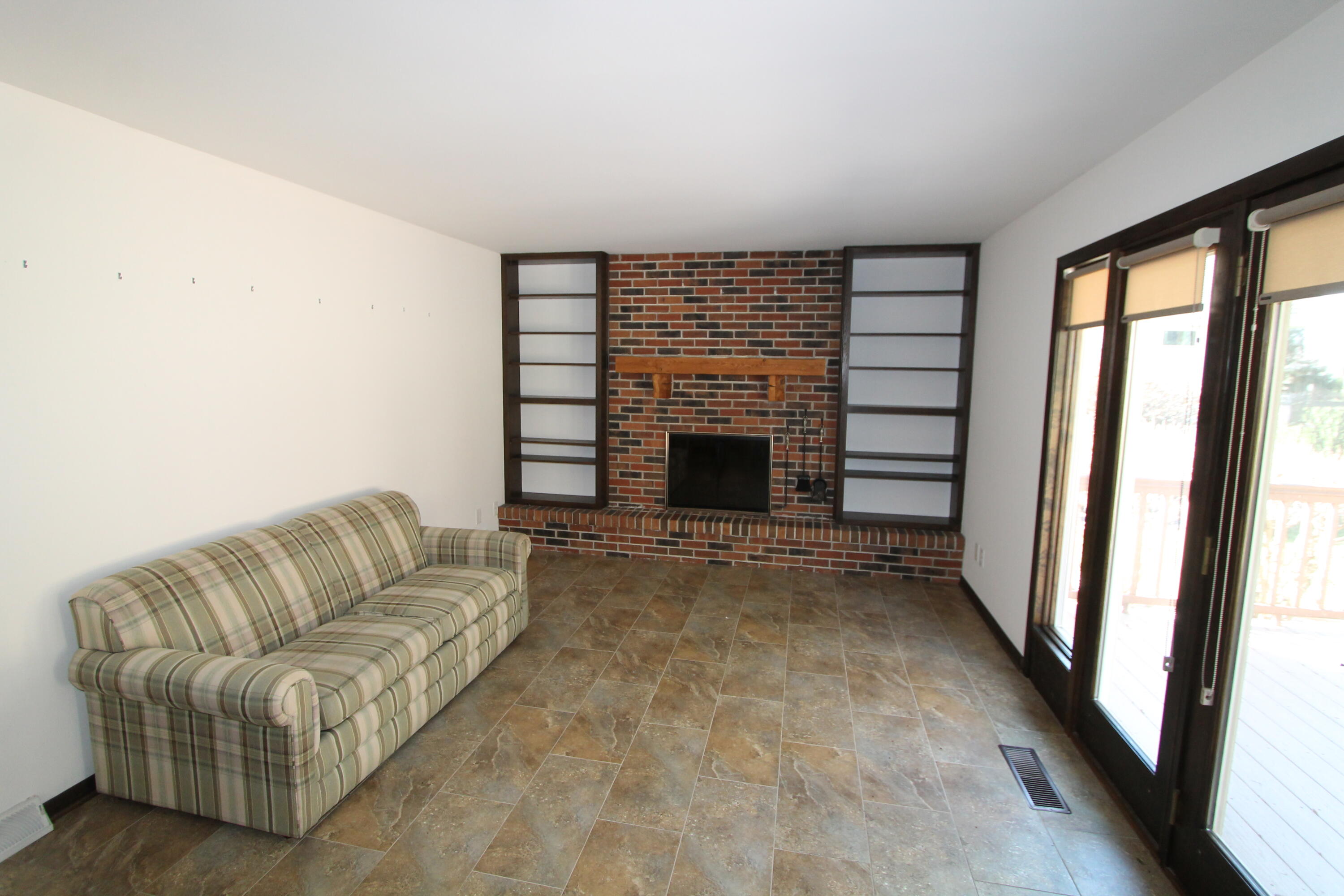 267 Robins Run Burlington, WI 53105 - Photo 20 of 34 Family Room view 2