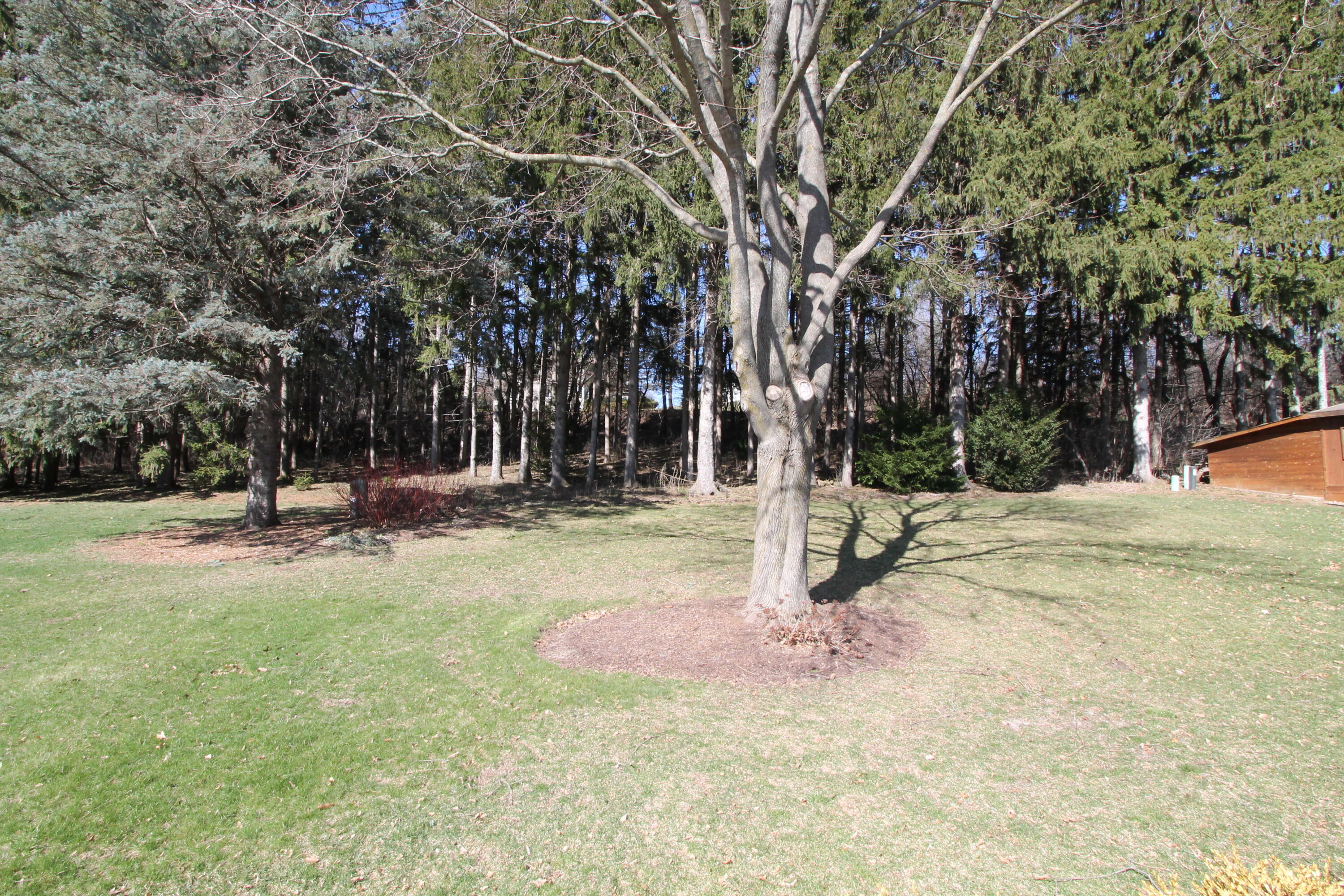 267 Robins Run Burlington, WI 53105 - Photo 27 of 34 Back Yard