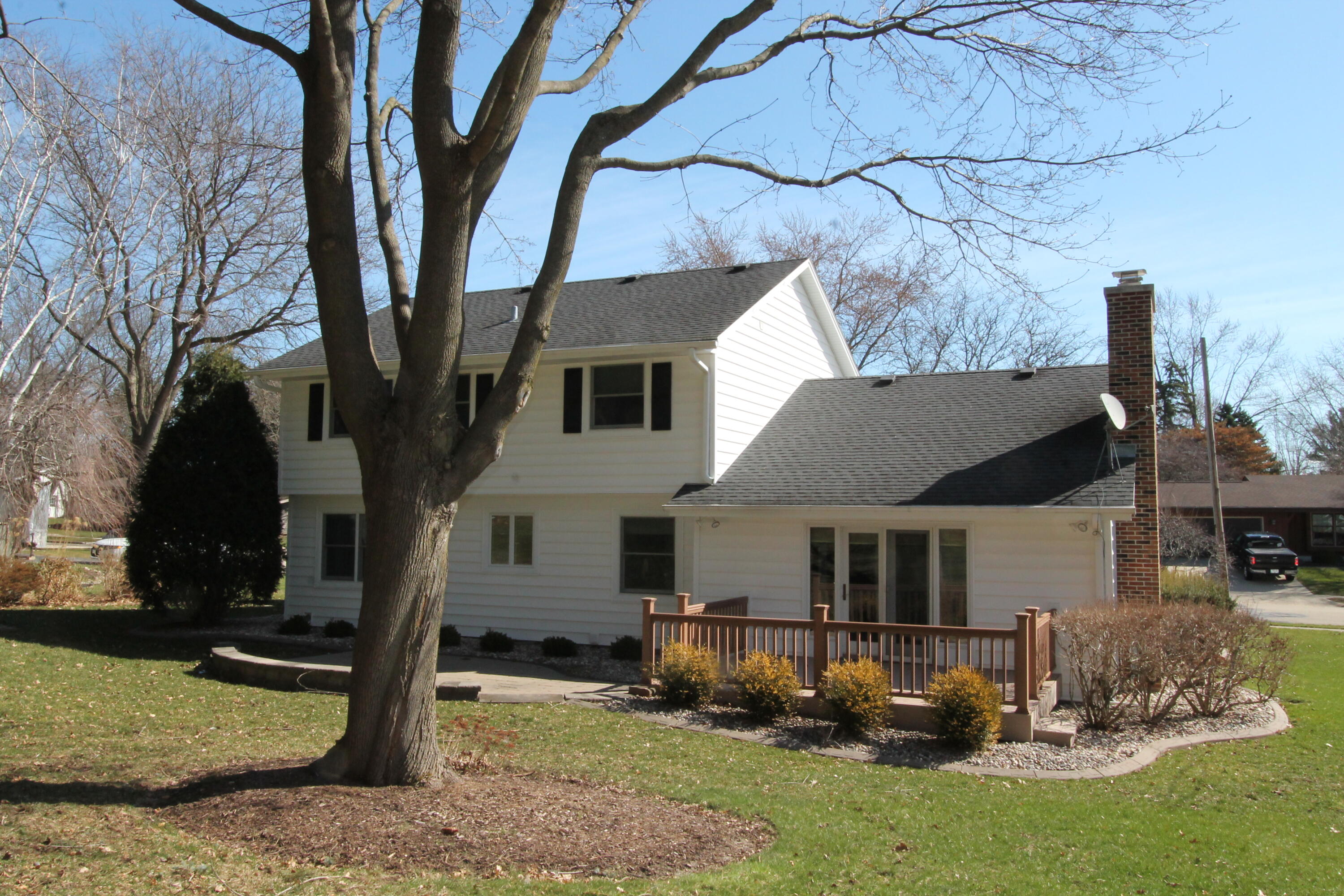 267 Robins Run Burlington, WI 53105 - Photo 31 of 34 Rear View 3