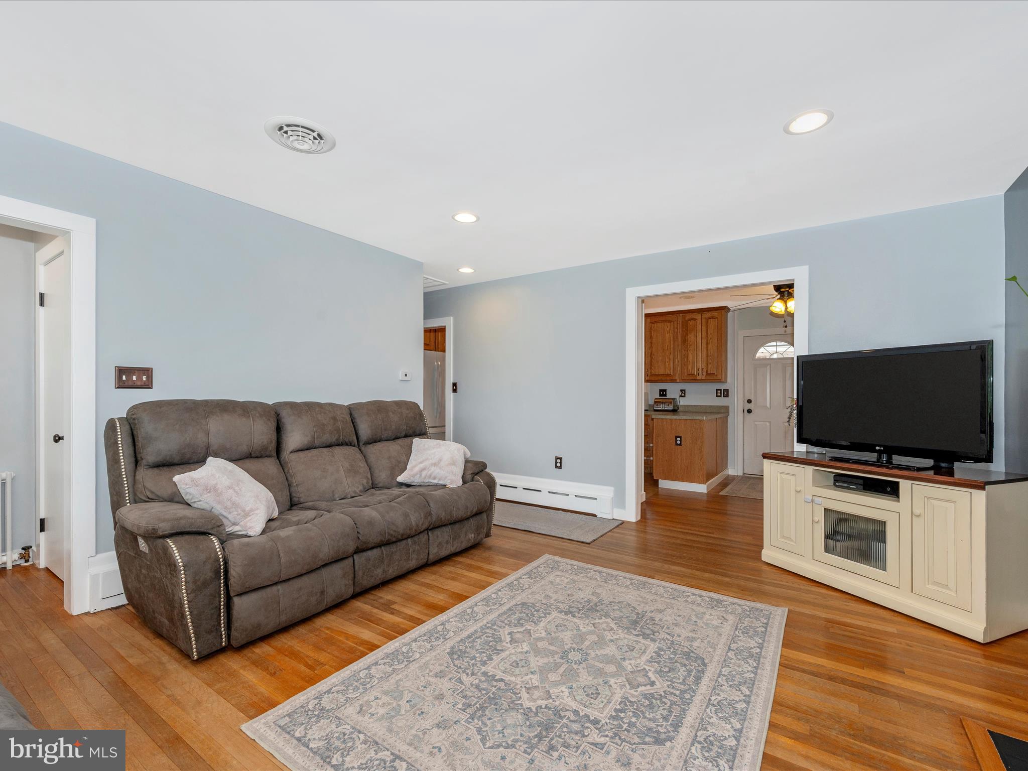 2703 Rowe Road New Windsor, MD 21776 - Photo 9 of 46 Living Room