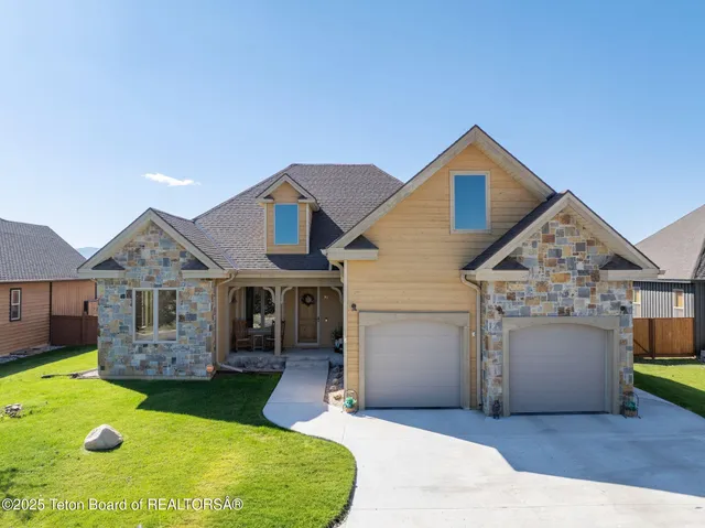 $1,099,000 | 70 Baywood Drive, Driggs, ID 83422