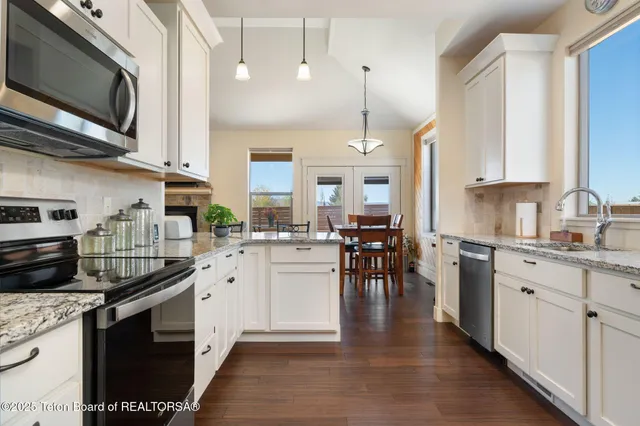 $1,099,000 | 70 Baywood Drive, Driggs, ID 83422