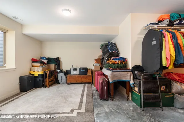 $1,099,000 | 70 Baywood Drive, Driggs, ID 83422