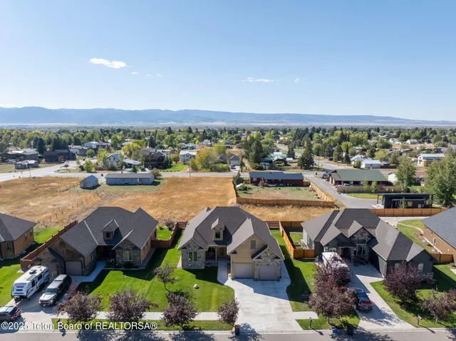 $1,099,000 | 70 Baywood Drive, Driggs, ID 83422