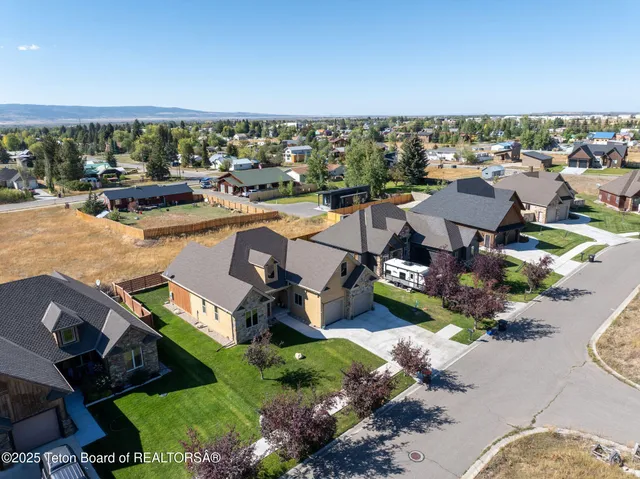 $1,099,000 | 70 Baywood Drive, Driggs, ID 83422