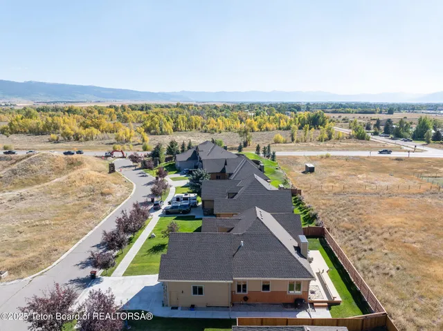$1,099,000 | 70 Baywood Drive, Driggs, ID 83422
