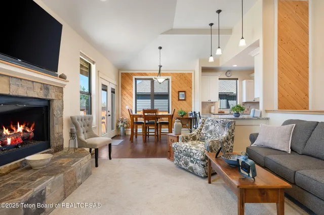 $1,099,000 | 70 Baywood Drive, Driggs, ID 83422