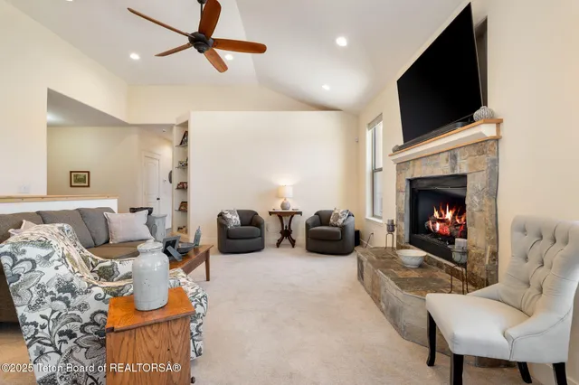 $1,099,000 | 70 Baywood Drive, Driggs, ID 83422