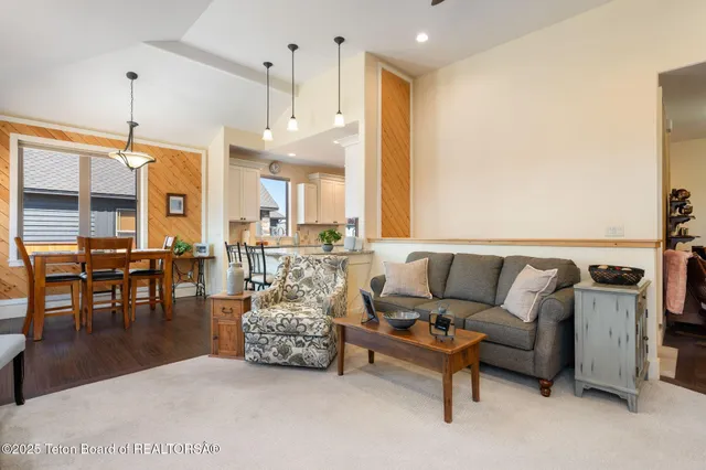 $1,099,000 | 70 Baywood Drive, Driggs, ID 83422