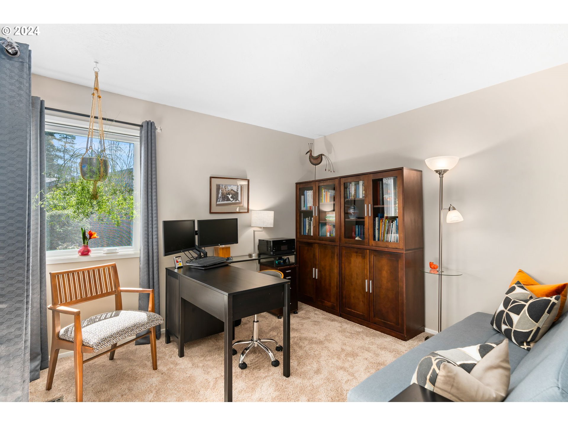 10 Condolea Drive Lake Oswego, OR 97035 - Photo 21 of 28 a workspace with furniture and window