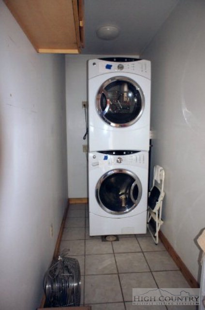 1994 Chestnut Grove Road Boone, NC 28607 - Photo 21 of 43 a utility room with dryer and washer
