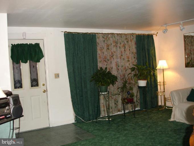 5512 Whitwood Road Baltimore, MD 21206 - Photo 3 of 17 Living Room