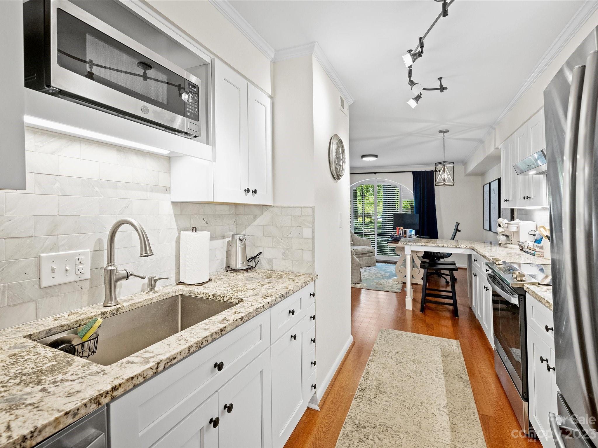 5801 Sharon Road, Unit H Charlotte, NC 28210 - Photo 14 of 44 Gallery Image 14