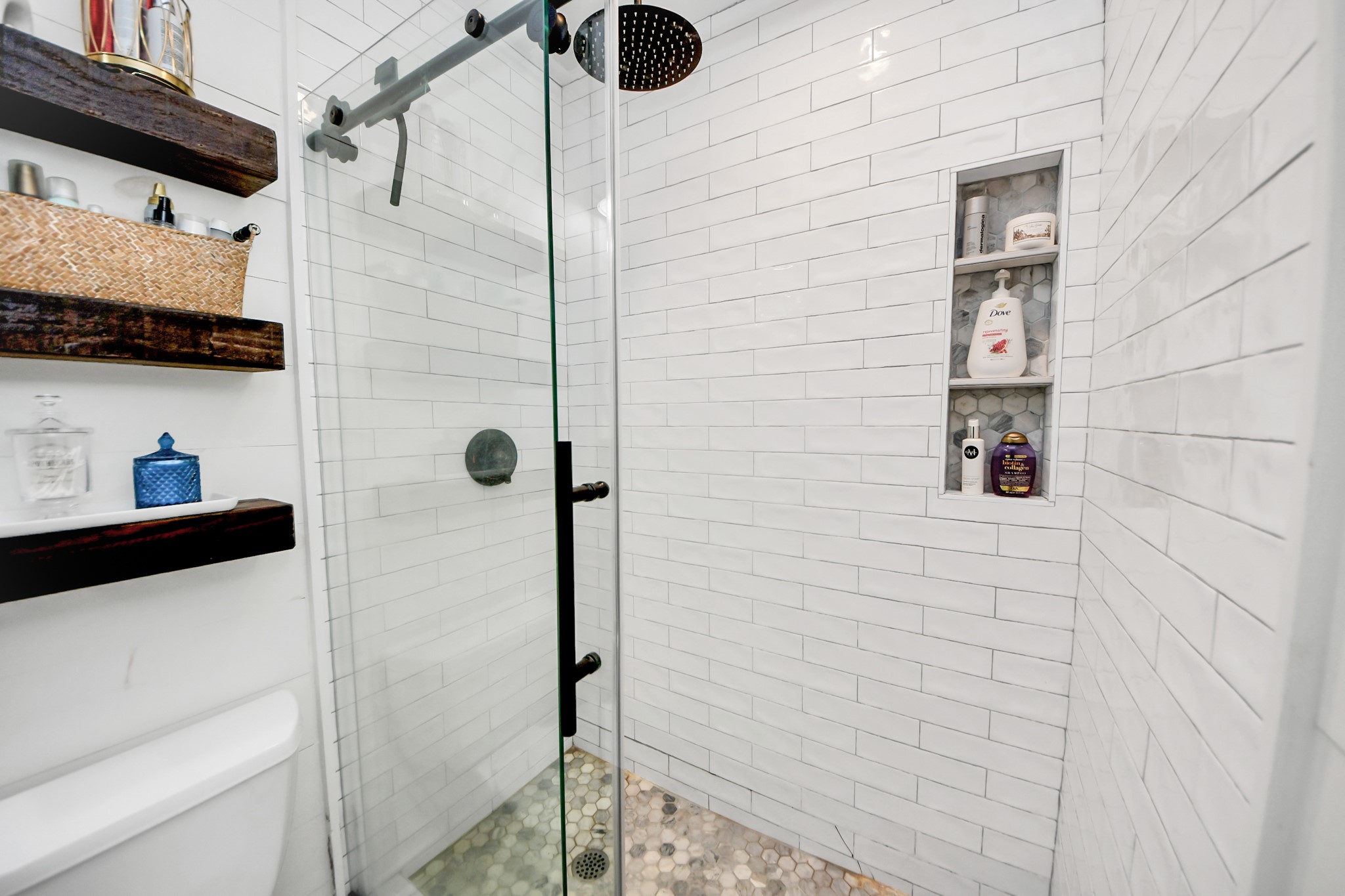 205 Cedar Lane El Lago, TX 77586 - Photo 25 of 44 a bathroom with a shower