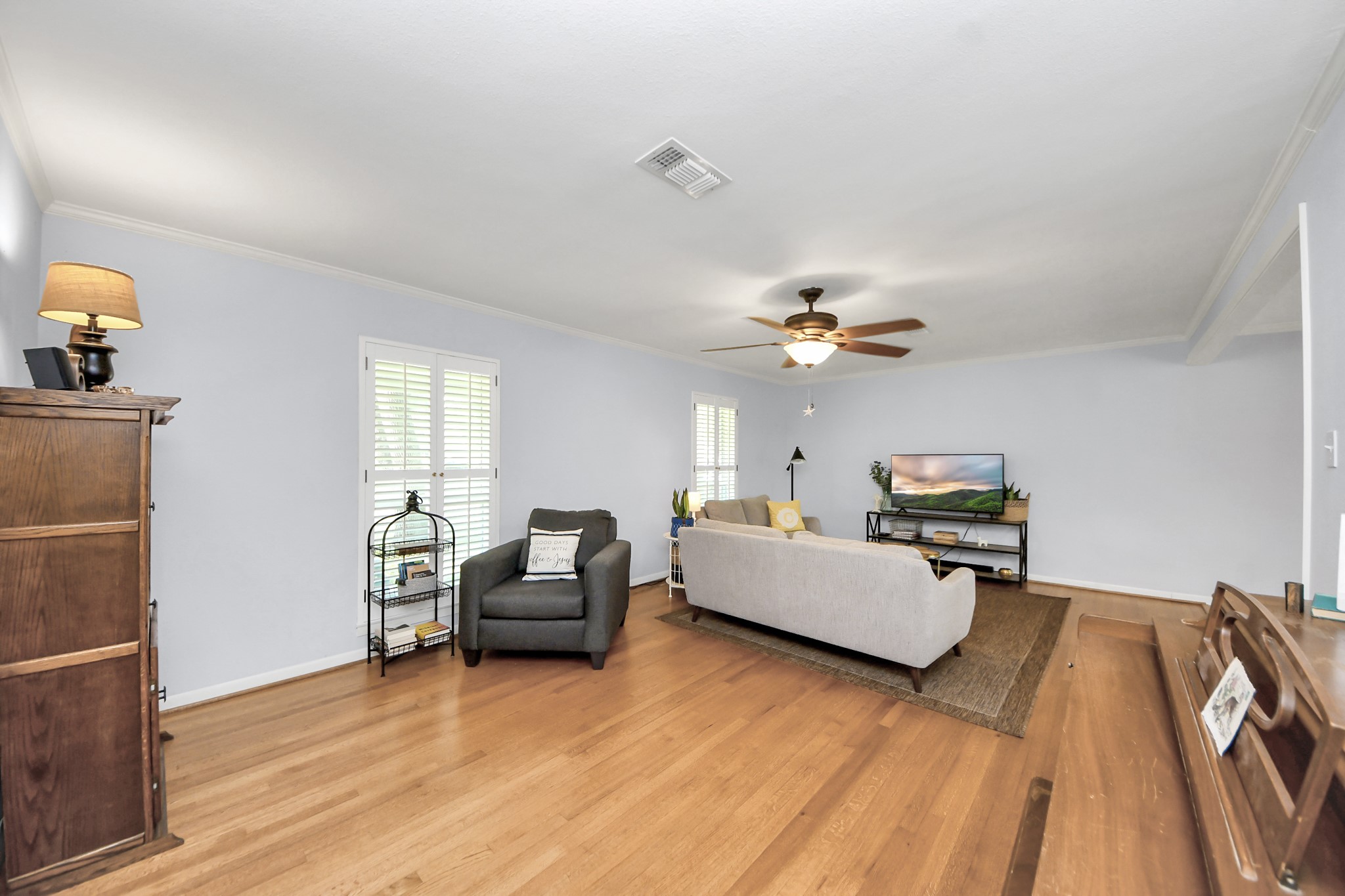 205 Cedar Lane El Lago, TX 77586 - Photo 43 of 44 a living room with furniture