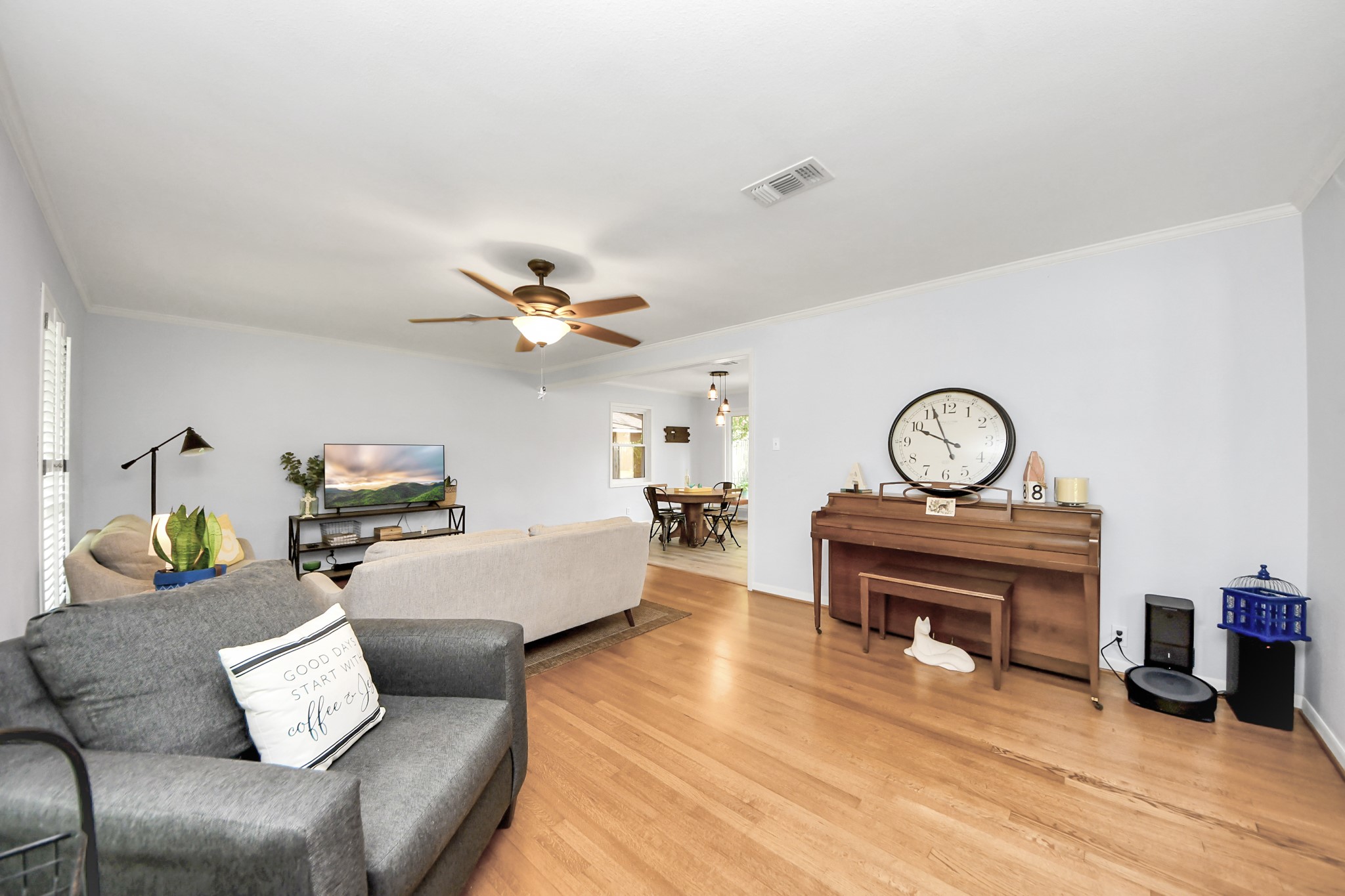 205 Cedar Lane El Lago, TX 77586 - Photo 44 of 44 a living room with furniture and a wooden floor