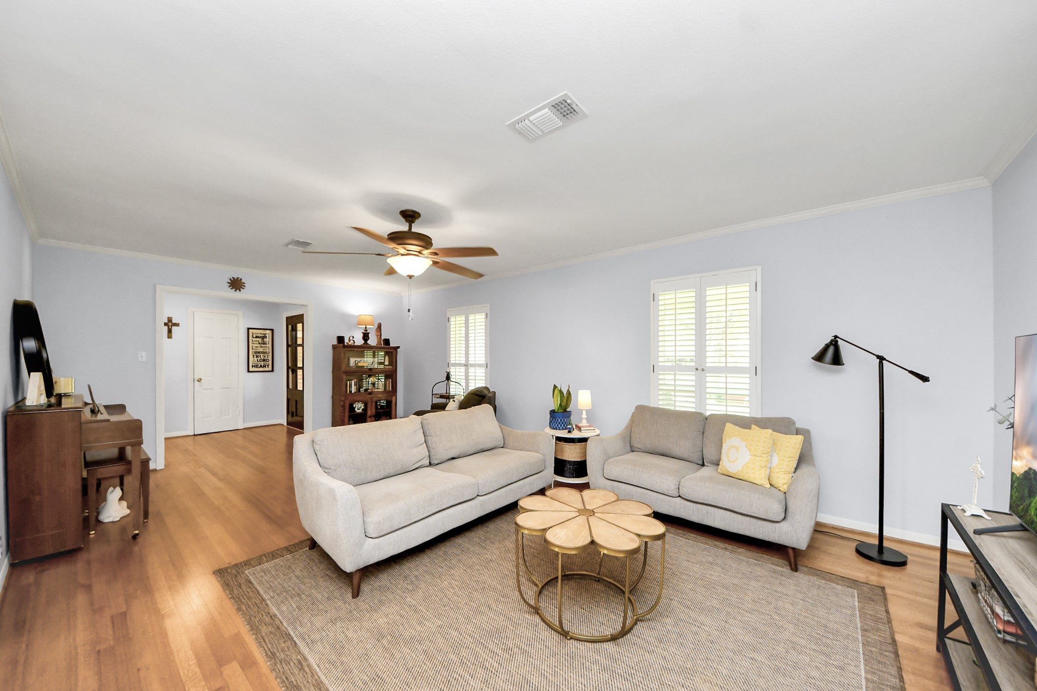 205 Cedar Lane El Lago, TX 77586 - Photo 5 of 44 a living room with furniture and a flat screen tv