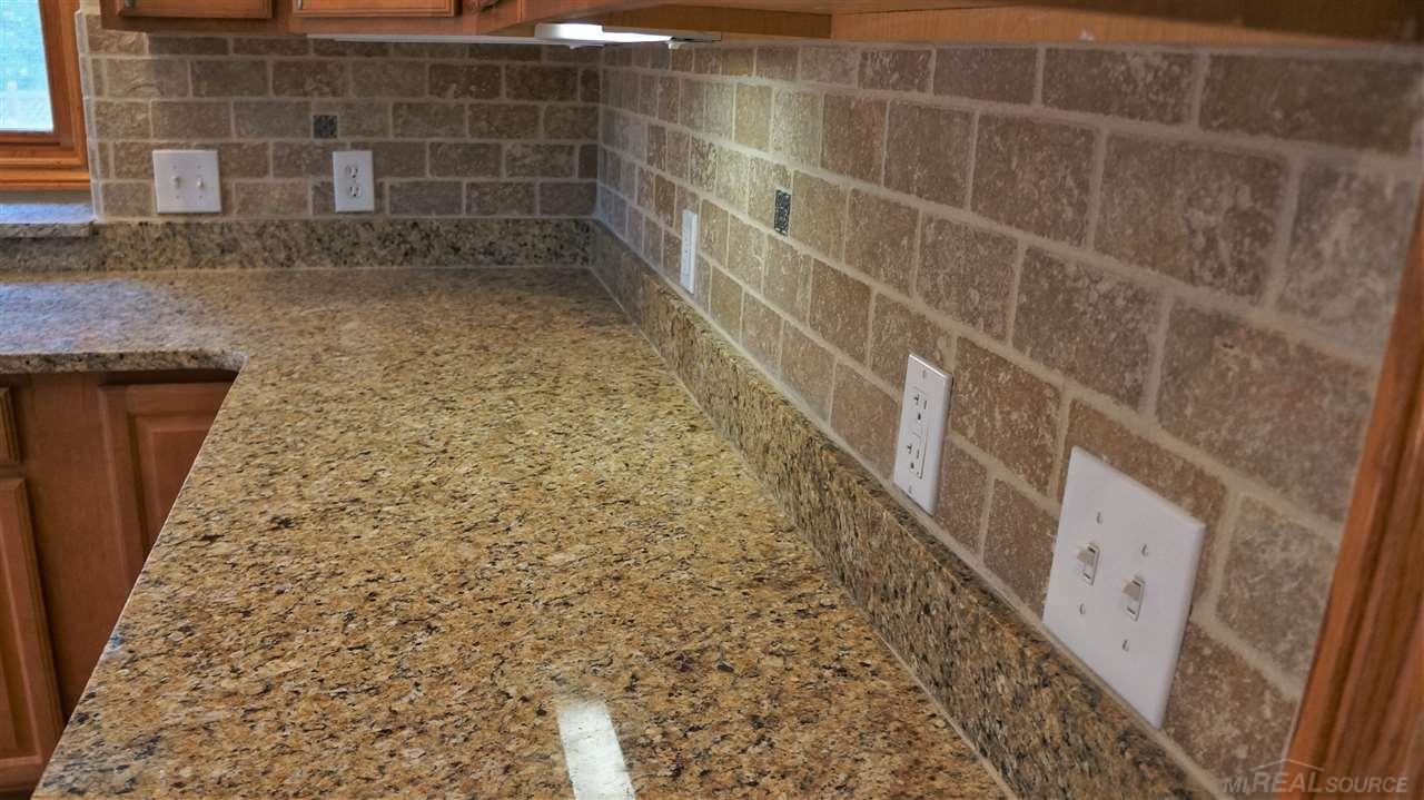 4660 Richardson Road Howell, MI 48843 - Photo 10 of 39