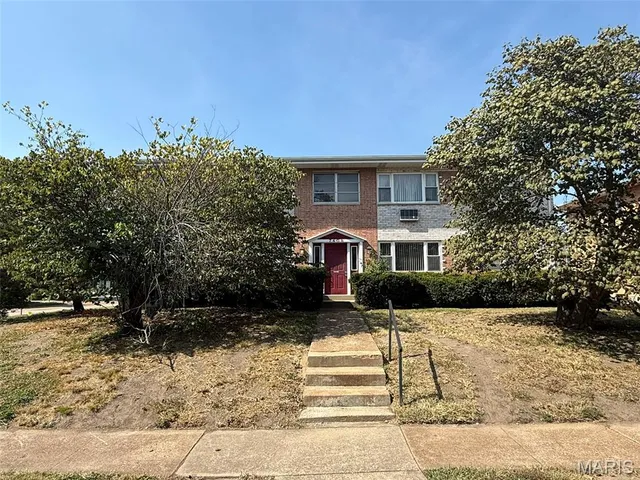 $375,000 | 7409 Olian Drive, Hazelwood, MO 63042