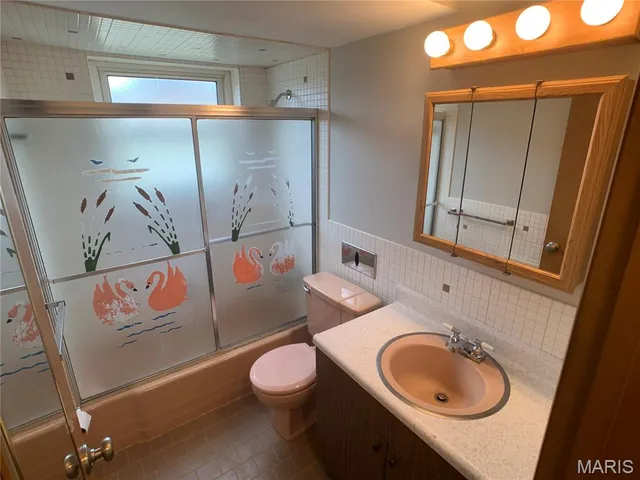 $375,000 | 7409 Olian Drive, Hazelwood, MO 63042