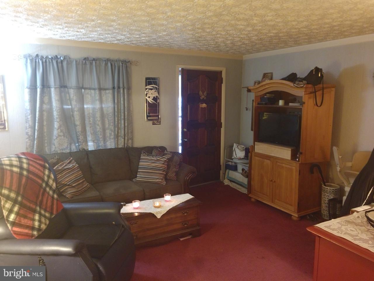 316 Grovethorn Road Middle River, MD 21220 - Photo 4 of 9 Living room