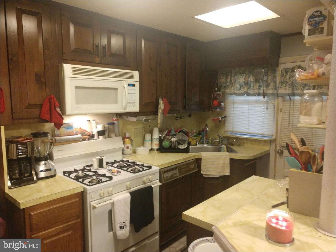 316 Grovethorn Road Middle River, MD 21220 - Photo 6 of 9 Kitchen