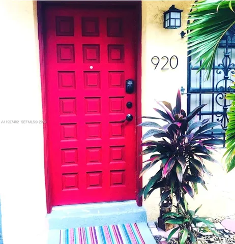 $2,900 | 920 Southwest 7th Avenue, Unit 13, Miami, FL 33130