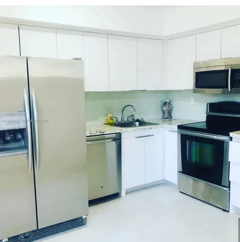 $2,900 | 920 Southwest 7th Avenue, Unit 13, Miami, FL 33130