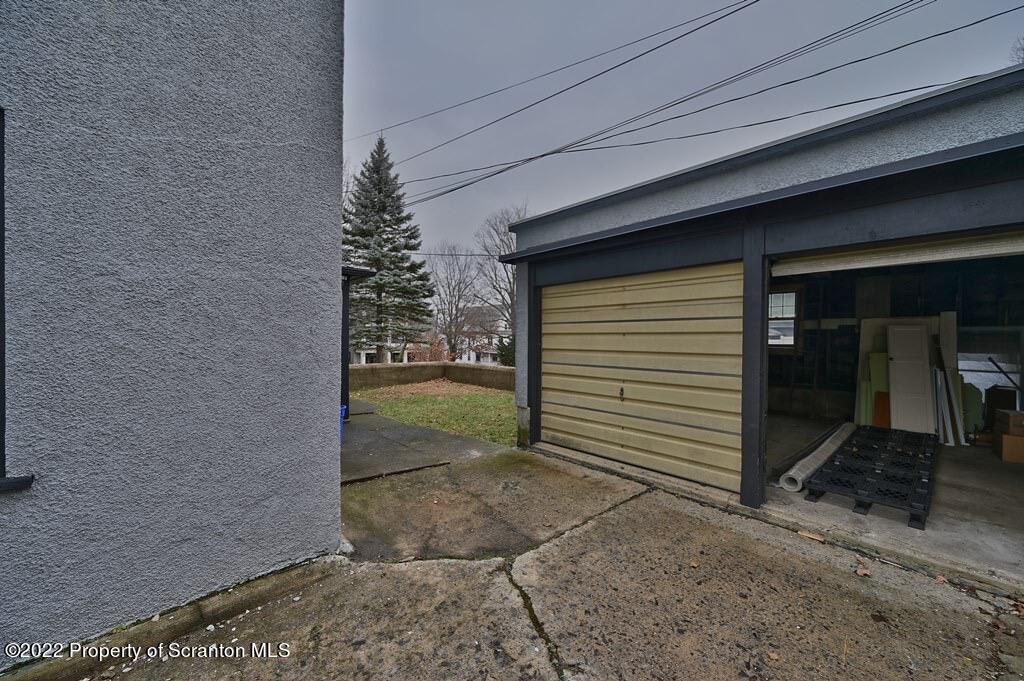 811 Olive Street Scranton, PA 18510 - Photo 51 of 54 a view of a garage
