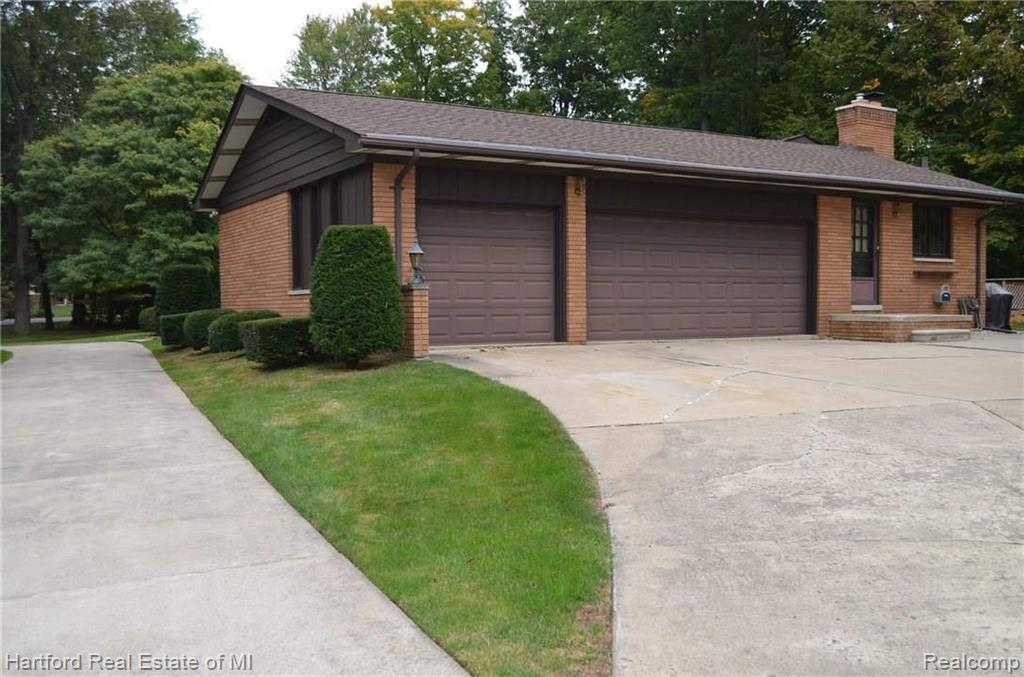 30098 Richmond Road Farmington Hills, MI 48334 - Photo 6 of 61