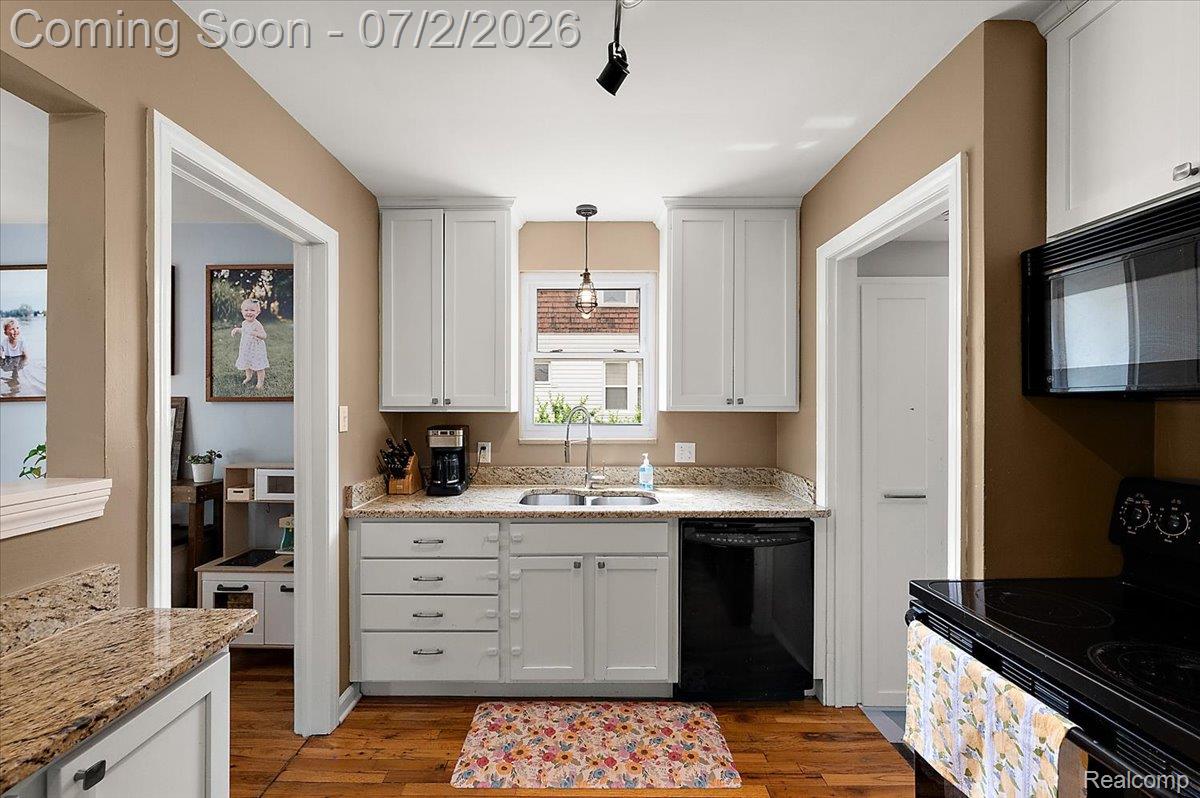 1706 Princeton Road Berkley, MI 48072 - Photo 17 of 49 Kitchen