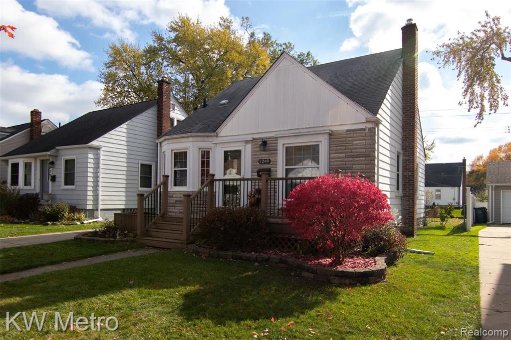 1249 Columbia Road Berkley, MI 48072 - Photo 1 of 21