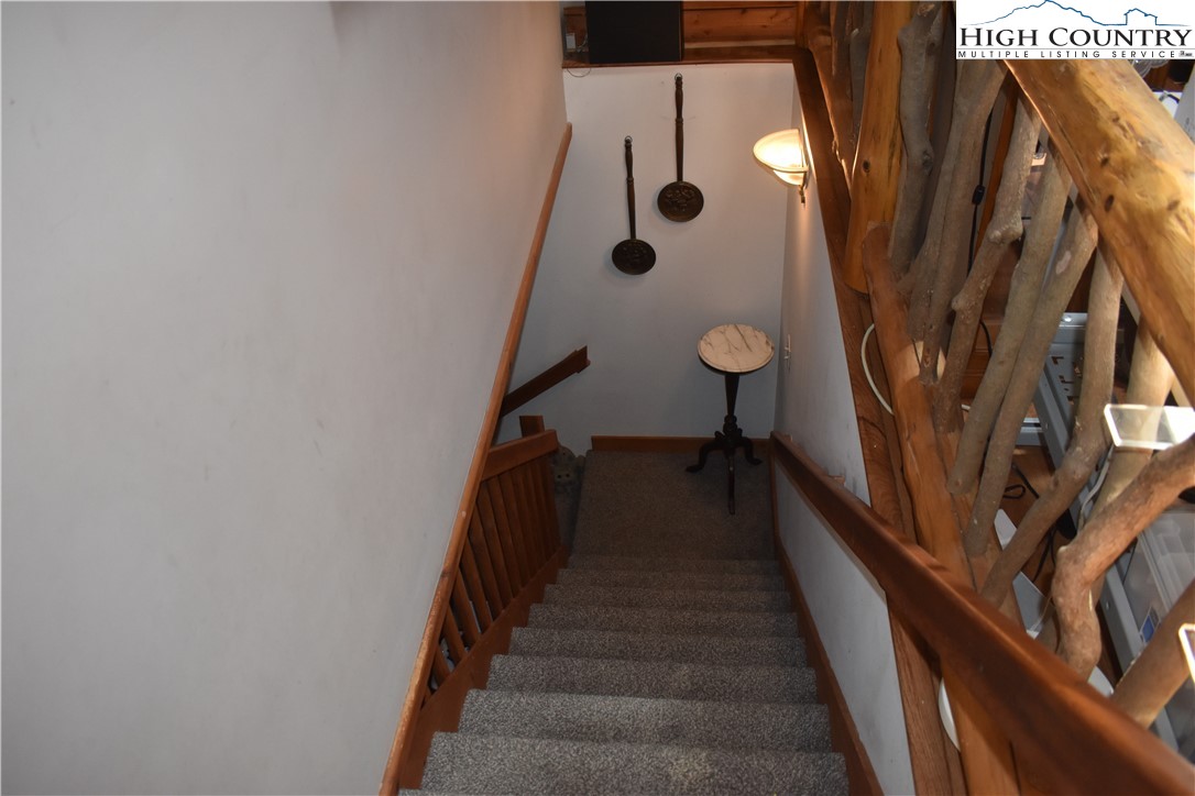 748 River Hills Road Lansing, NC 28643 - Photo 31 of 47 a view of entryway