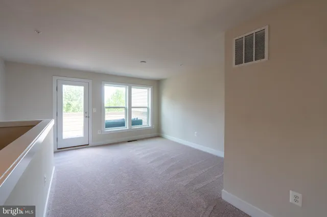 $3,750 | 515 Shorthorn Way, Rockville, MD 20850