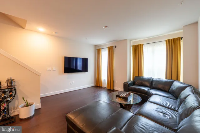 $3,750 | 515 Shorthorn Way, Rockville, MD 20850