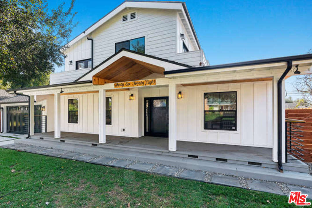 3628 Grayburn Road Pasadena, CA 91107 - Photo 2 of 25 a front view of a house with a yard
