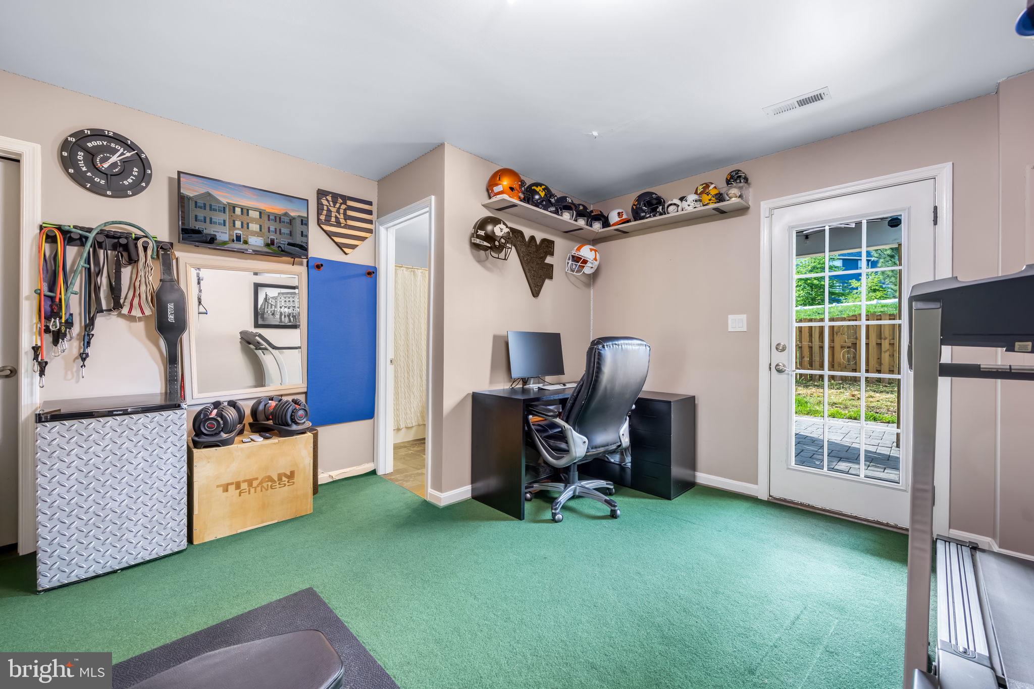 4719 Wensel Road Fredericksburg, VA 22408 - Photo 27 of 36 Versatile space for work and play.