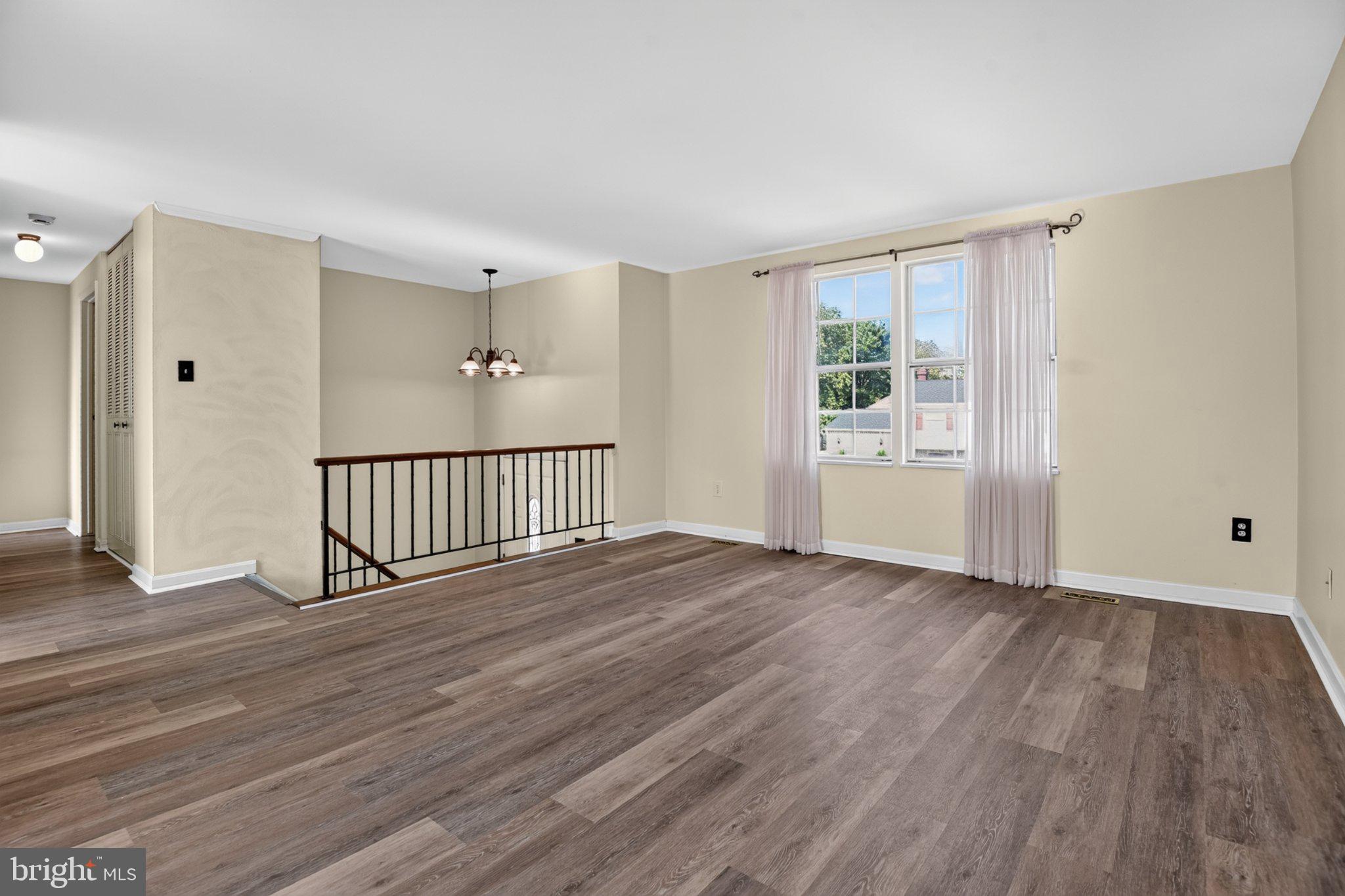 110 North Garfield Road Sterling, VA 20164 - Photo 6 of 33 Living Room Area