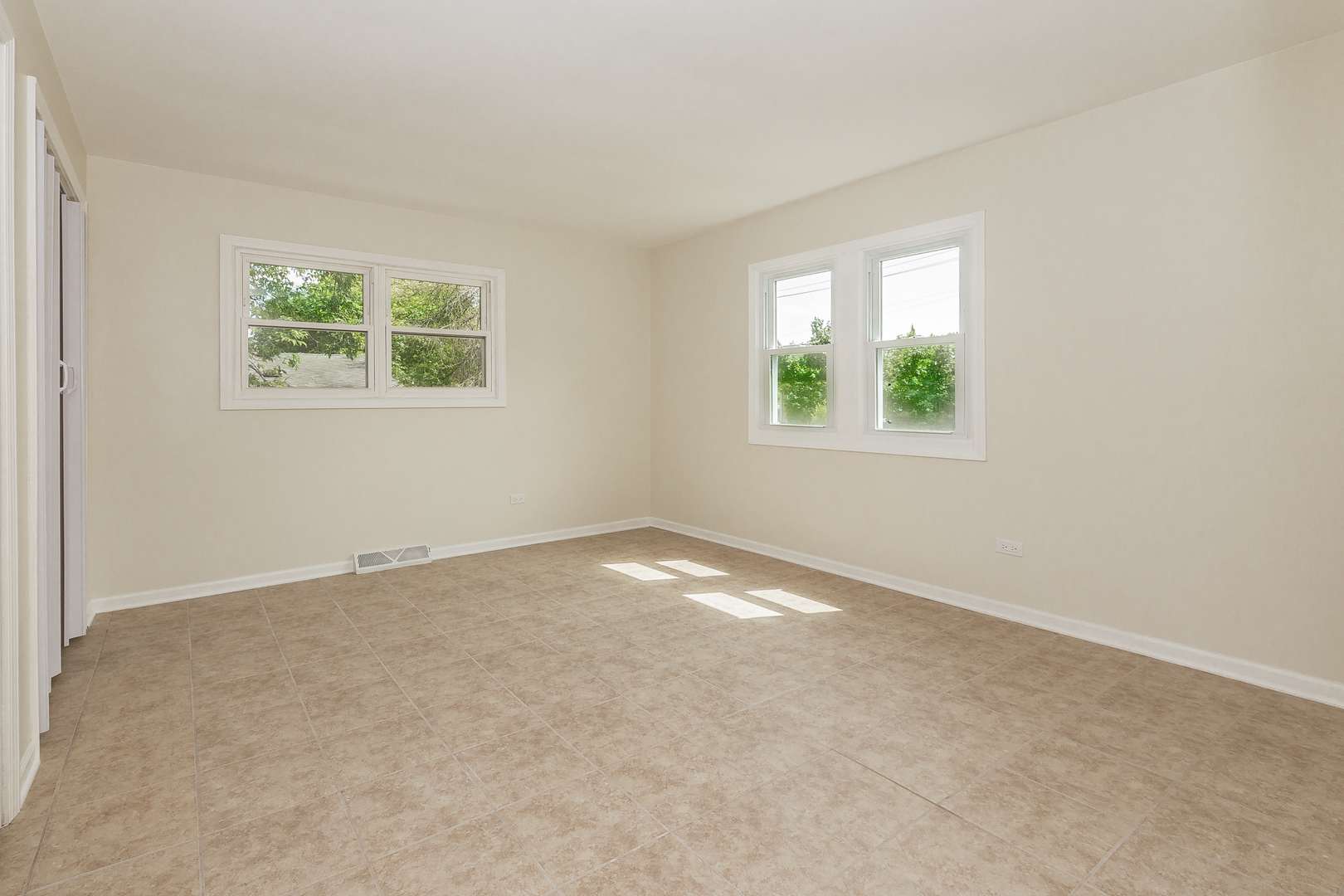502 Allanson Road Mundelein, IL 60060 - Photo 8 of 18