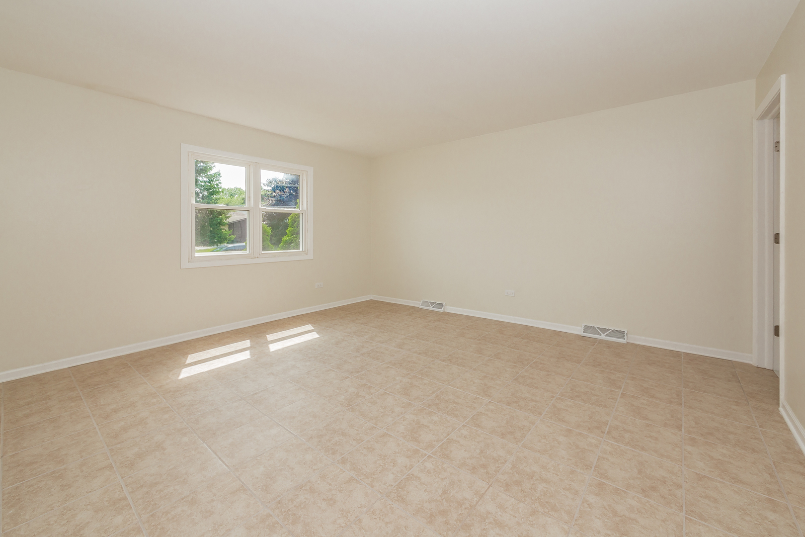 502 Allanson Road Mundelein, IL 60060 - Photo 9 of 18