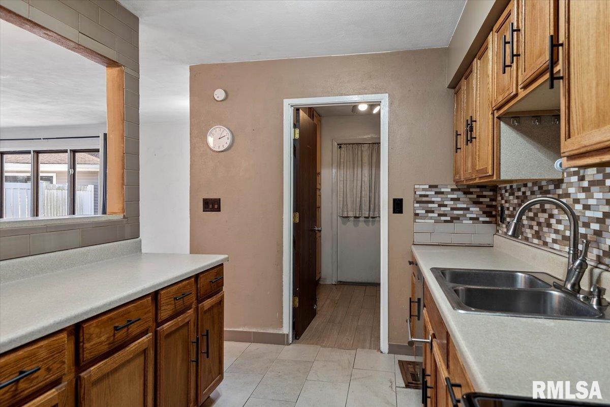 48 Brookside Place Springfield, IL 62704 - Photo 11 of 30 Gallery Image 11