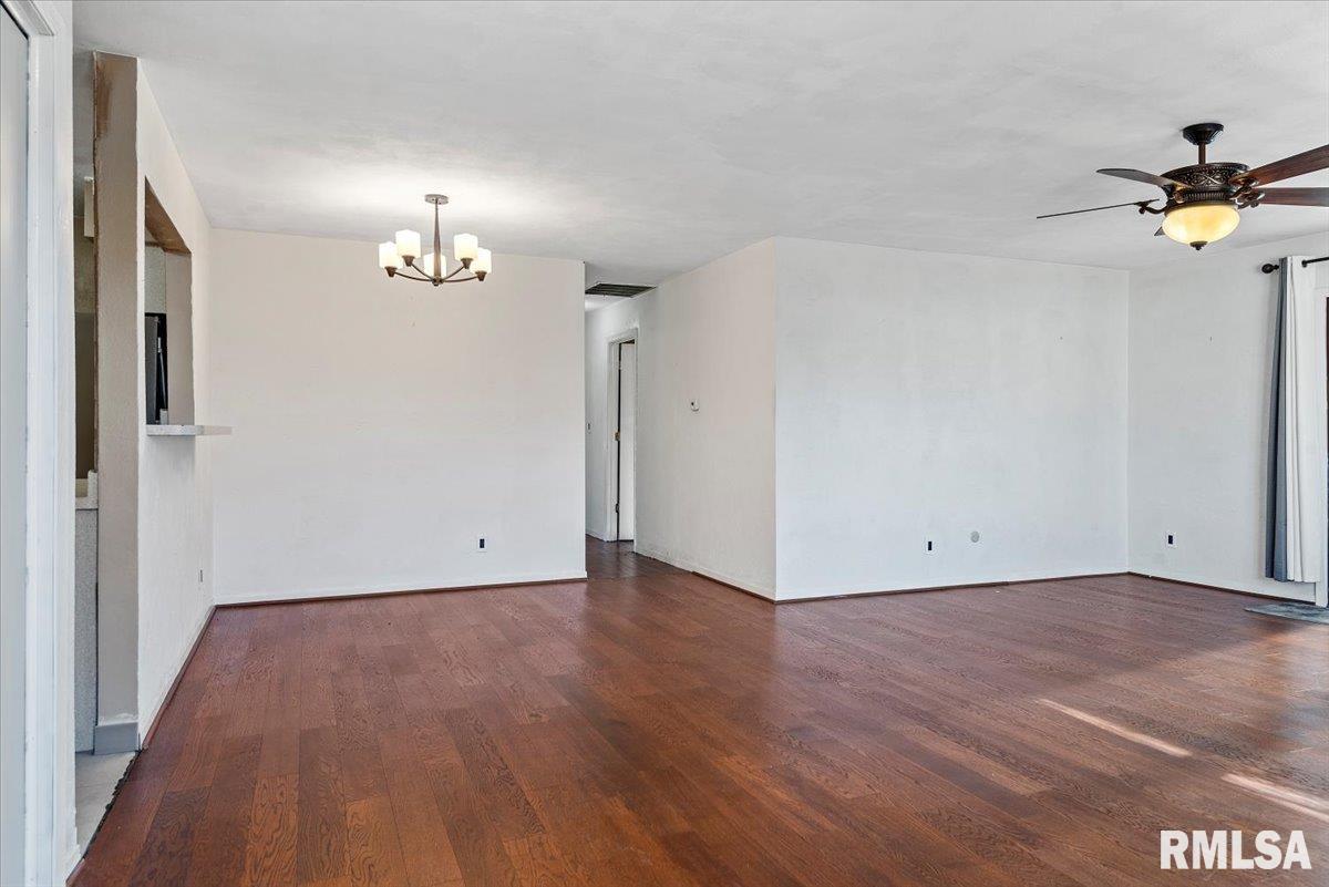 48 Brookside Place Springfield, IL 62704 - Photo 3 of 30 Gallery Image 3