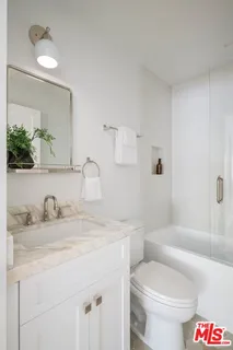 $3,095,000 | 11319 Rose Avenue, Los Angeles, CA 90066
