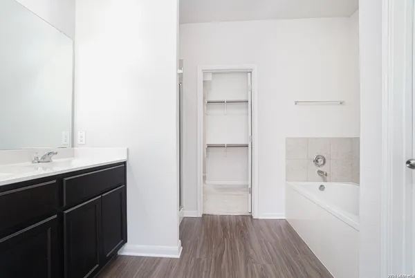 $1,950 | 2449 McCrae, New Braunfels, TX 78130