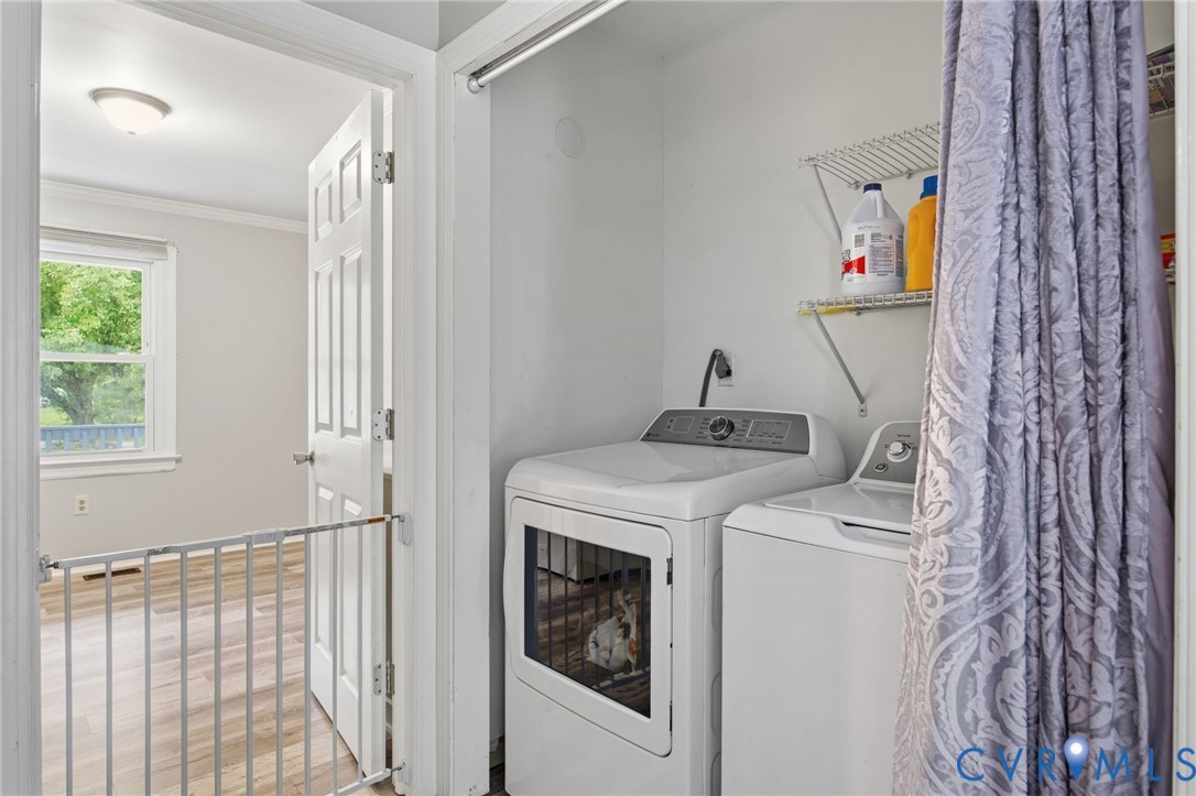 9110 Gayton Road Henrico, VA 23229 - Photo 14 of 54 a utility room with dryer and washer