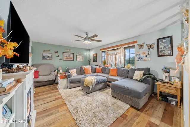 $449,000 | 769 Christenson Road, Deer Lodge, TN 37726