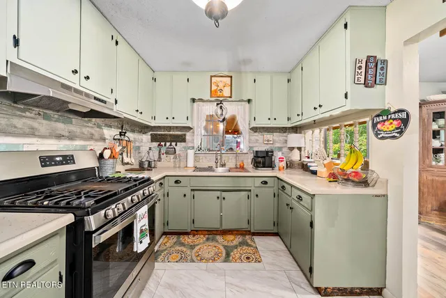 $449,000 | 769 Christenson Road, Deer Lodge, TN 37726