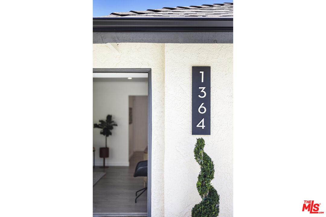 1364 East Woodbury Road Pasadena, CA 91104 - Photo 6 of 50